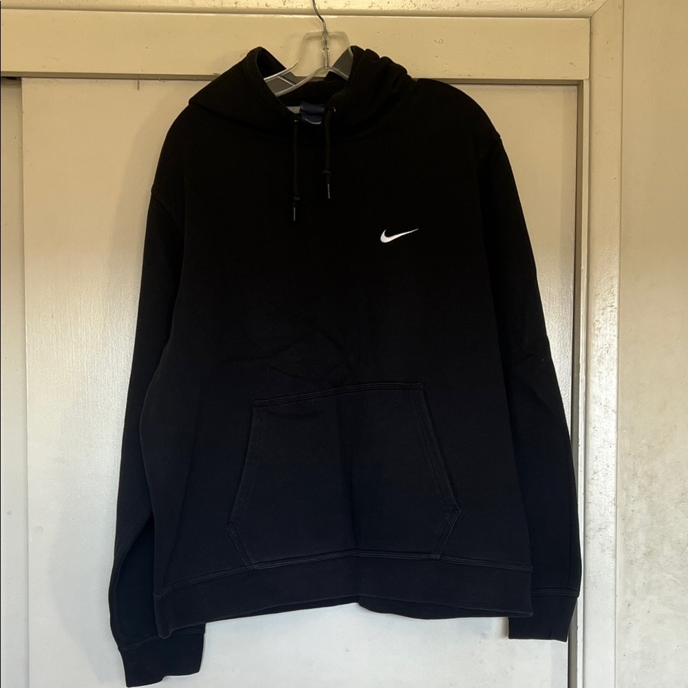 Nike Men's Black Pullover Hoodie